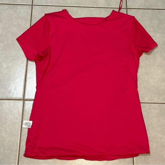 Halogen
Essential Compression
T-Shirt - Picture 4 of 8